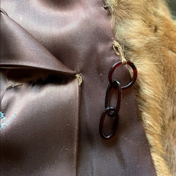 *Great Condition* Fur Capelet - Picture 6 of 10